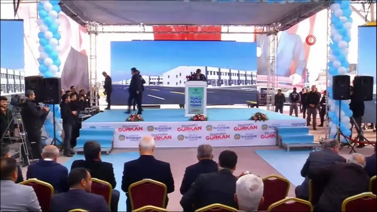 Cumhurbaşkanı Yardımcısı Cevdet Yılmaz: "Yıl sonunda 200 bin konut hak sahiplerine teslim edilecek"