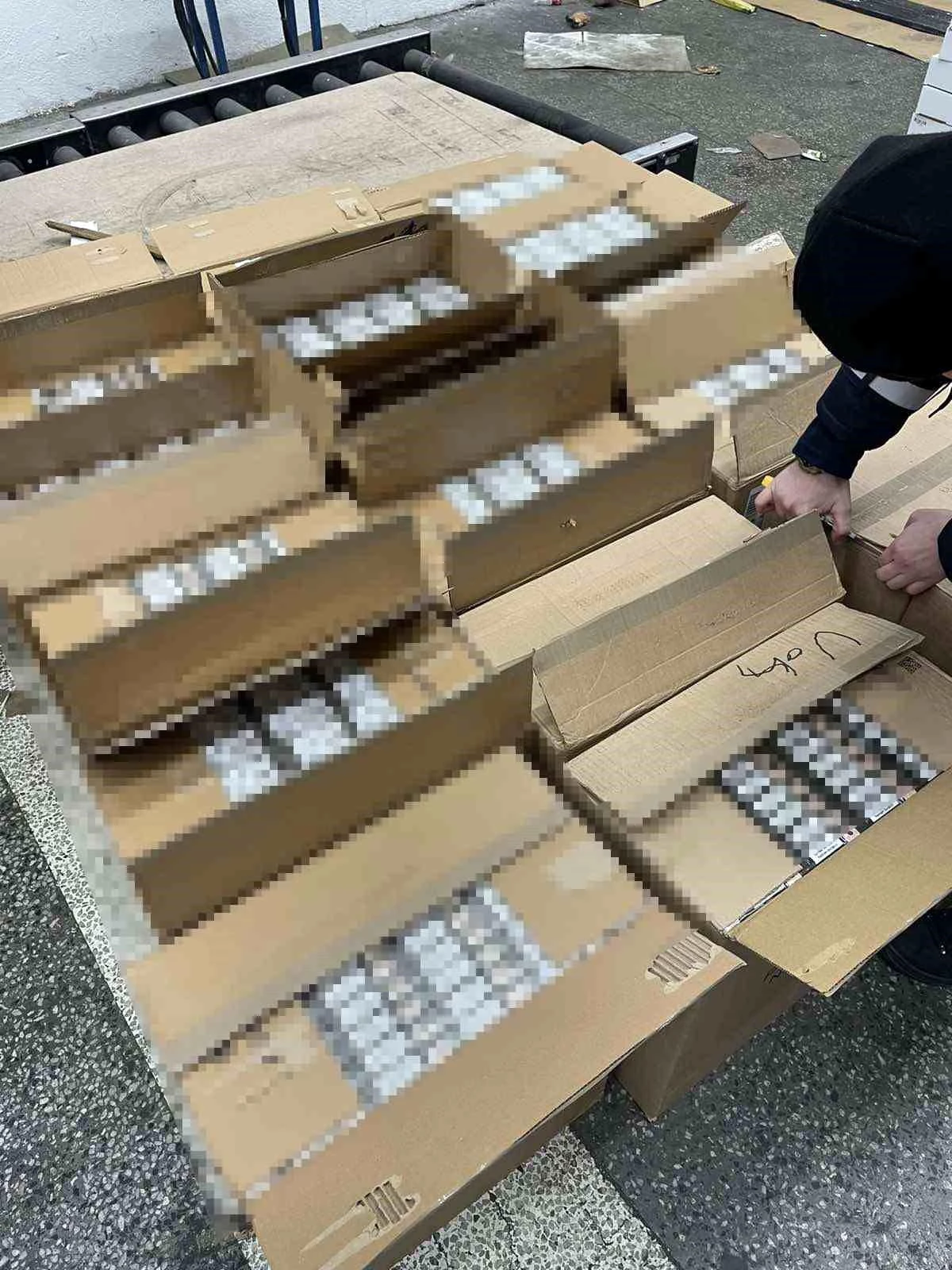 Kapıkule Sınır Kapısı\'nda 41 bin 500 paket kaçak sigara ele geçirildi