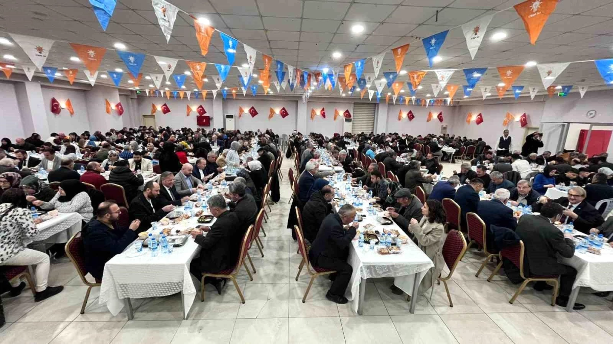 Hacılarlılar AK Parti İlçe Teşkilatı tarafından düzenlenen iftar programında buluştu