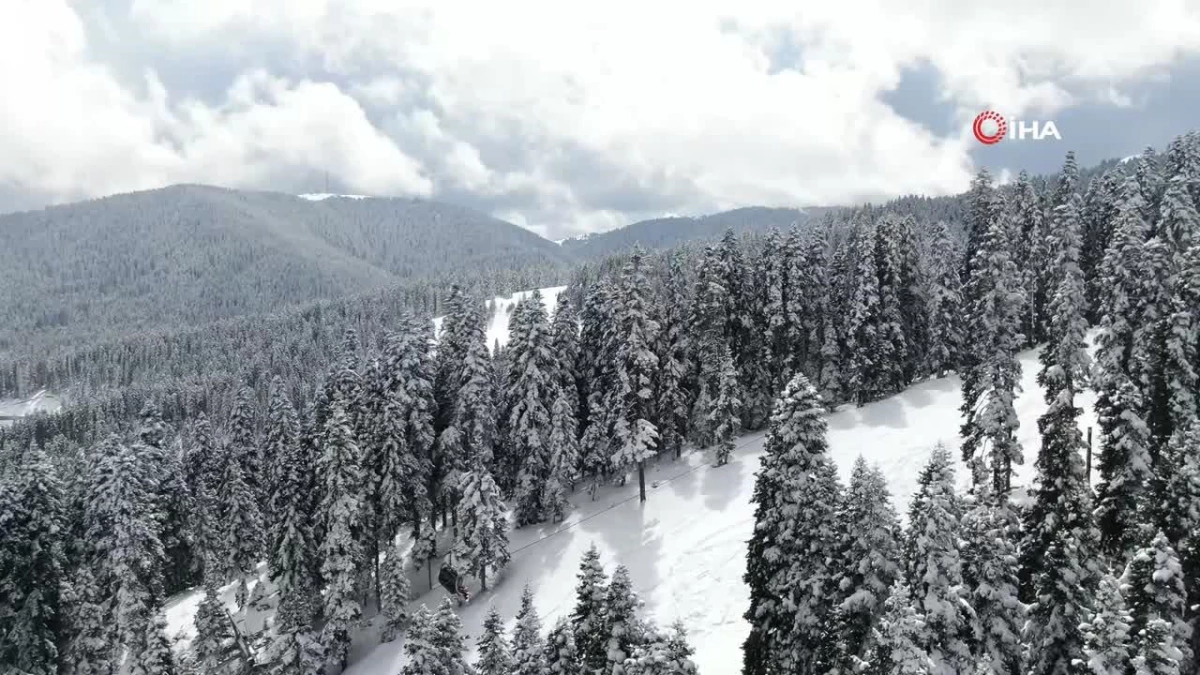 Ilgaz Dağı\'nda Mart ayında kar güzelliği: Ramazan\'da kayak keyfi