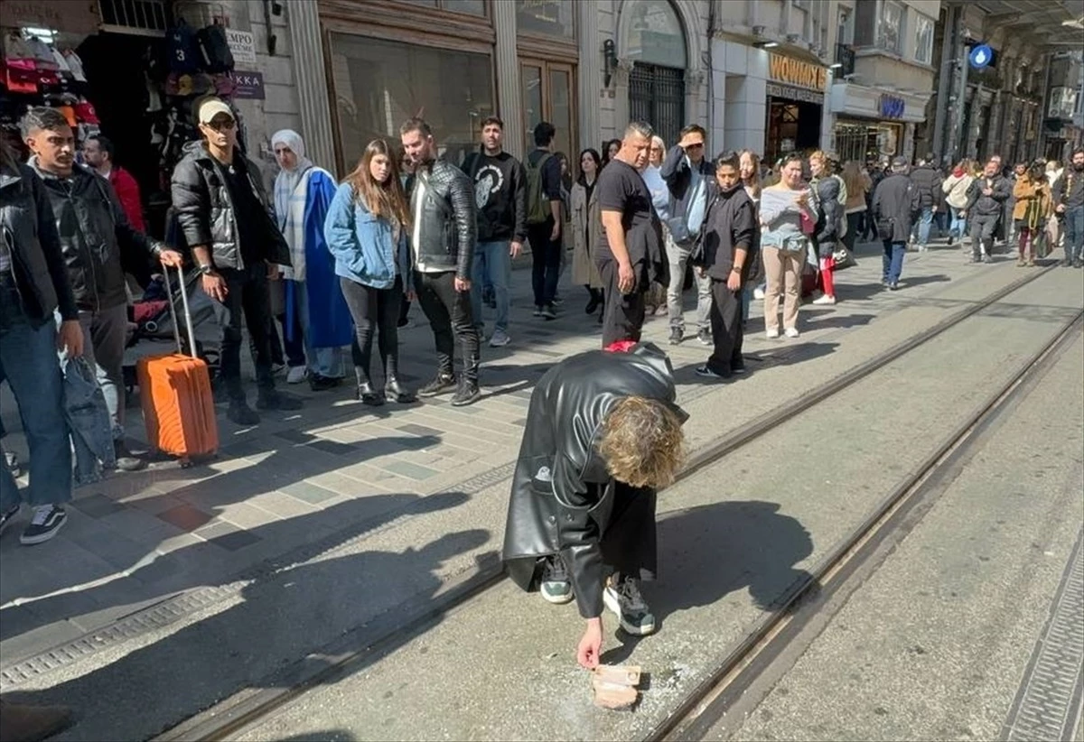 İstanbul\'da Ruslar Devlet Başkanlığı Seçimi İçin Oy Kullandı