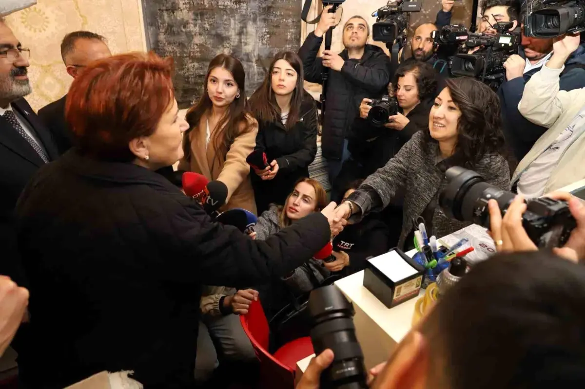 Meral Akşener, Keçiören\'de esnaf ziyareti gerçekleştirdi