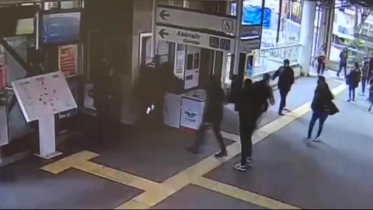 Göztepe Marmaray İstasyonu\'nda Güvenlik Görevlisine Bıçaklı Saldırı