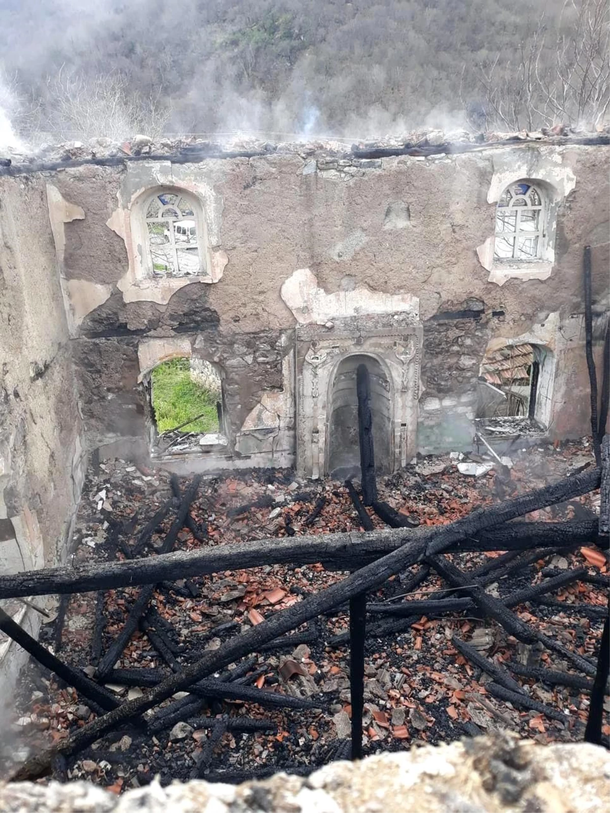 Samsun\'da cami yangını: Mahalle camisi küle döndü
