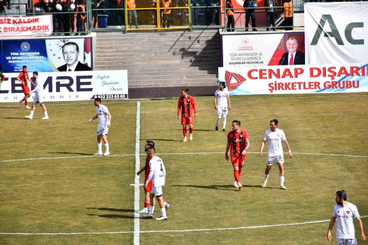 Vanspor FK, Yeni Mersin İdmanyurdu\'nu 3-0 mağlup etti