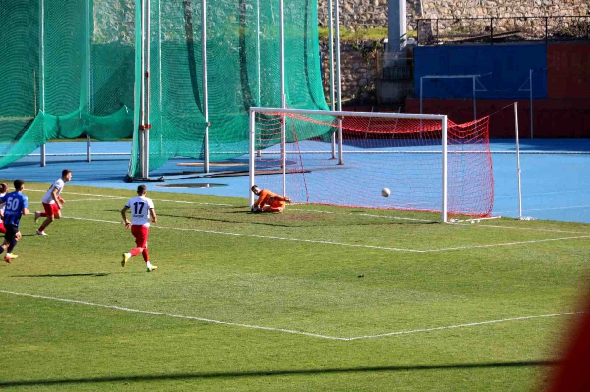 Zonguldak Kömürspor, Beyoğlu Yeni Çarşı Spor\'u 1-0 mağlup etti