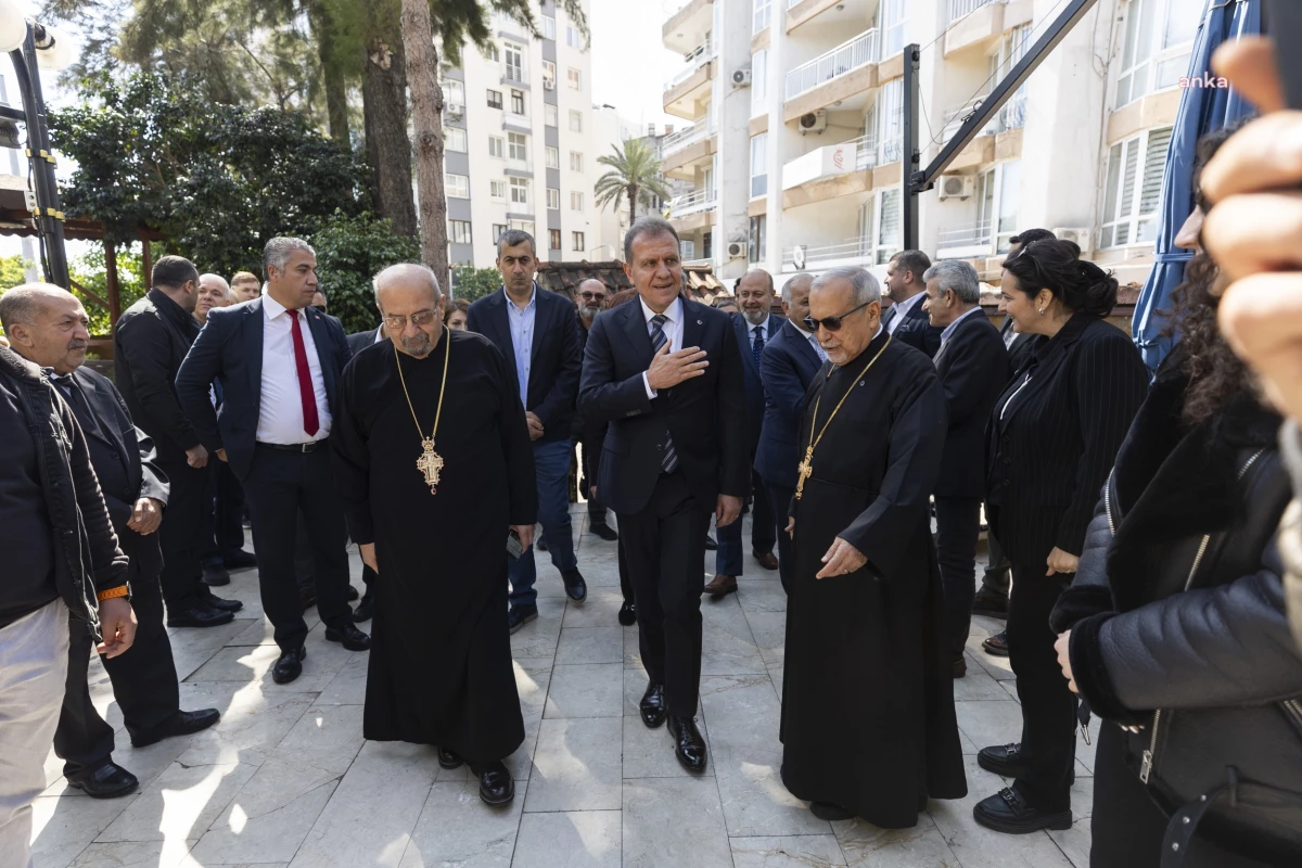 Mersin Büyükşehir Belediye Başkanı Vahap Seçer, Mersin Rum Ortodoks Kilisesi\'ni ziyaret etti