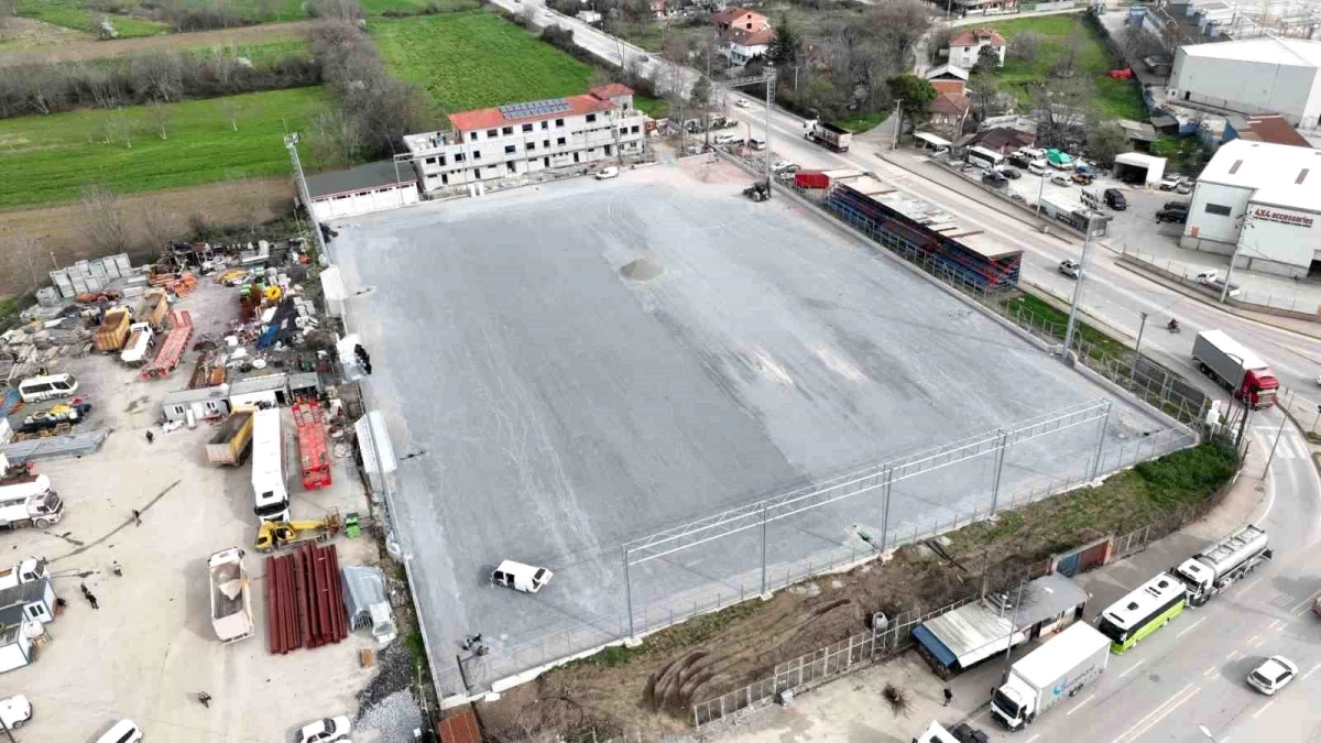 Başiskele Yakup Altun Stadına sentetik çim saha ve tesis binası çalışmaları devam ediyor