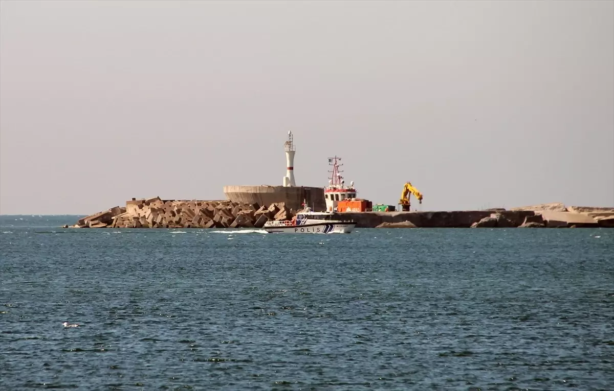 Zonguldak\'ta batan geminin kayıp mürettebatı için arama çalışmaları devam ediyor