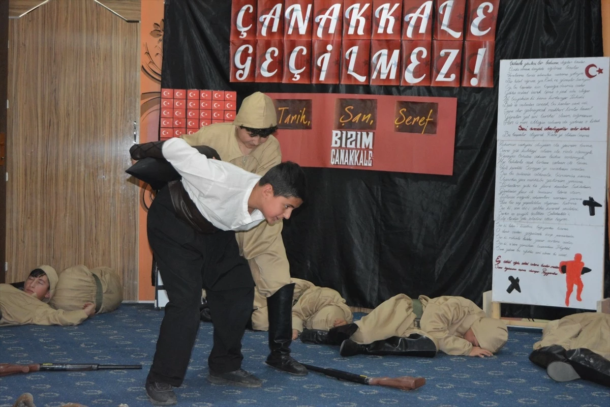 Hakkari\'de Şehitleri Anma Günü ve Çanakkale Zaferi Programı Düzenlendi