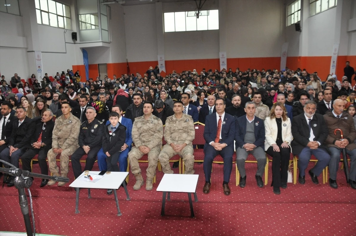 Muş\'ta Çanakkale Şehitleri Anma Günü Töreni Düzenlendi