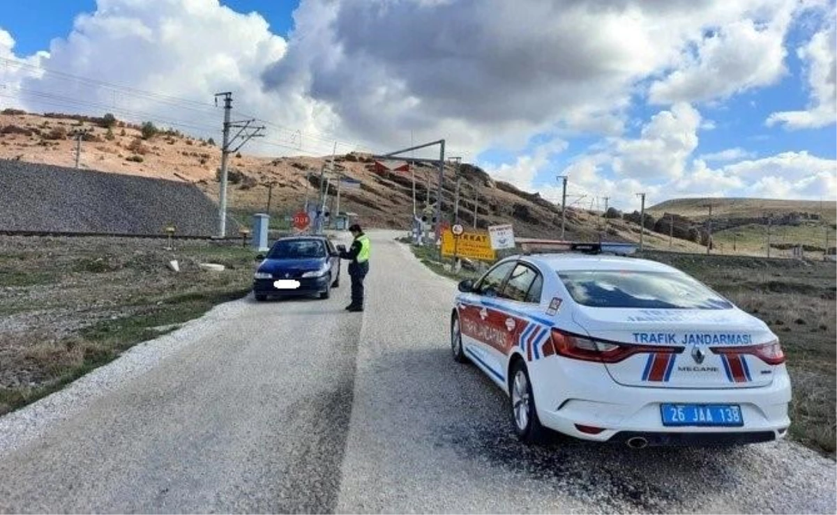 Eskişehir\'de Trafik Denetimlerinde 548 Araç Sürücüsüne 1 Milyon 285 Bin TL Cezai İşlem Uygulandı