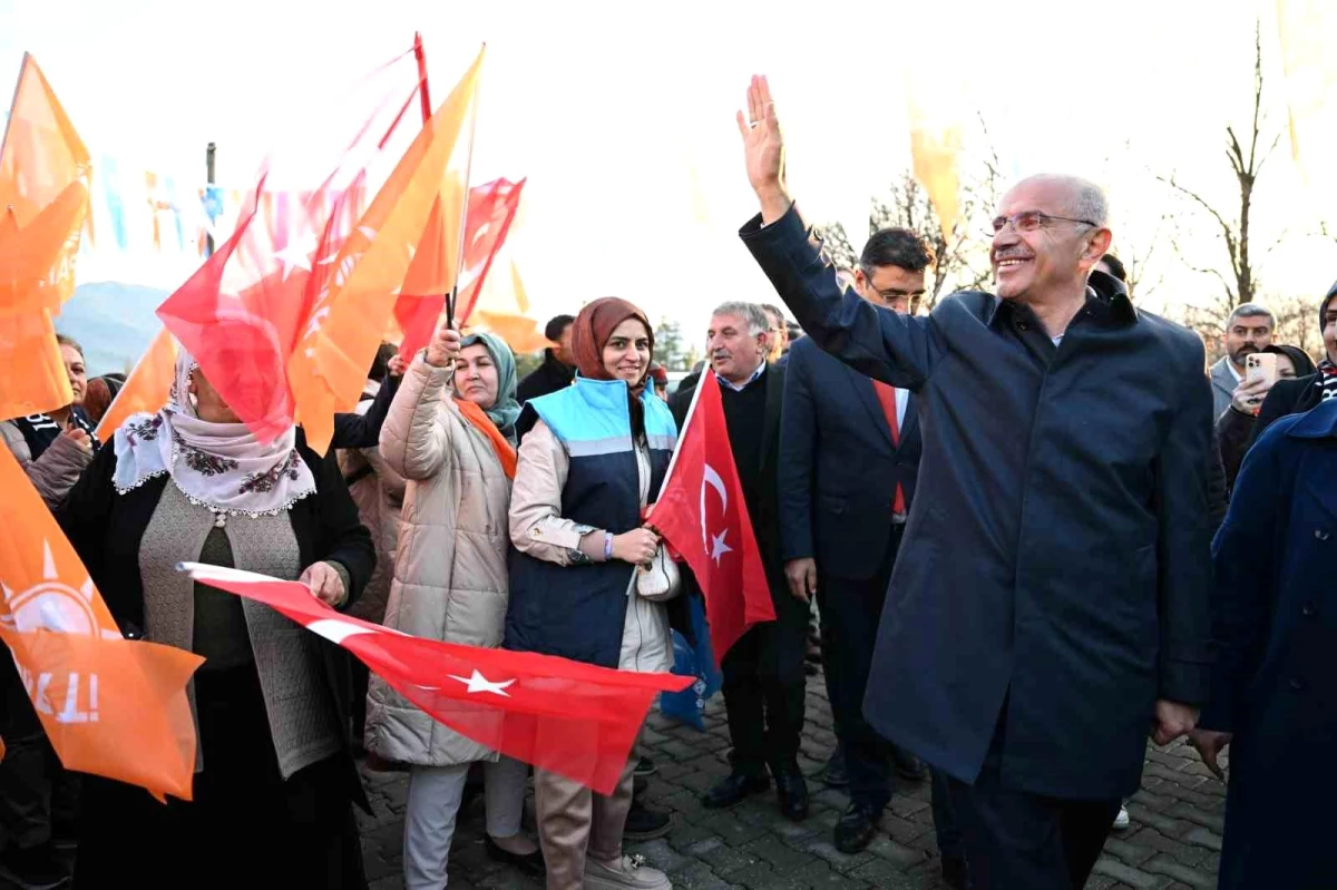 AK Parti Malatya Büyükşehir Belediye Başkan Adayı Sami Er, Doğanşehir\'de Seçim Gezilerine Devam Ediyor