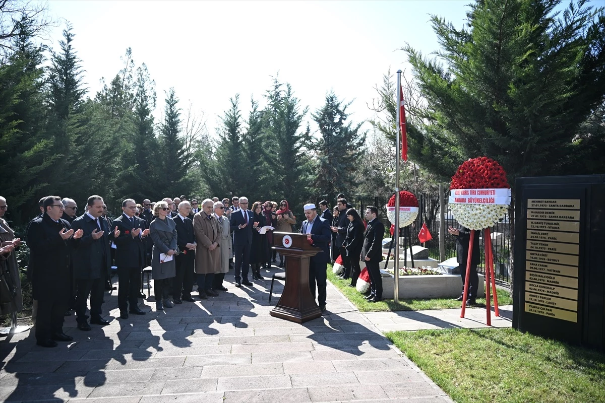 Ankara\'da şehit diplomatlar için Dışişleri Şehitliği\'nde anma töreni düzenlendi