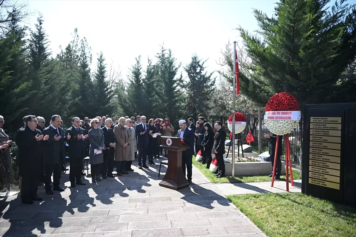 Ankara\'da şehit diplomatlar için Dışişleri Şehitliği\'nde anma töreni düzenlendi