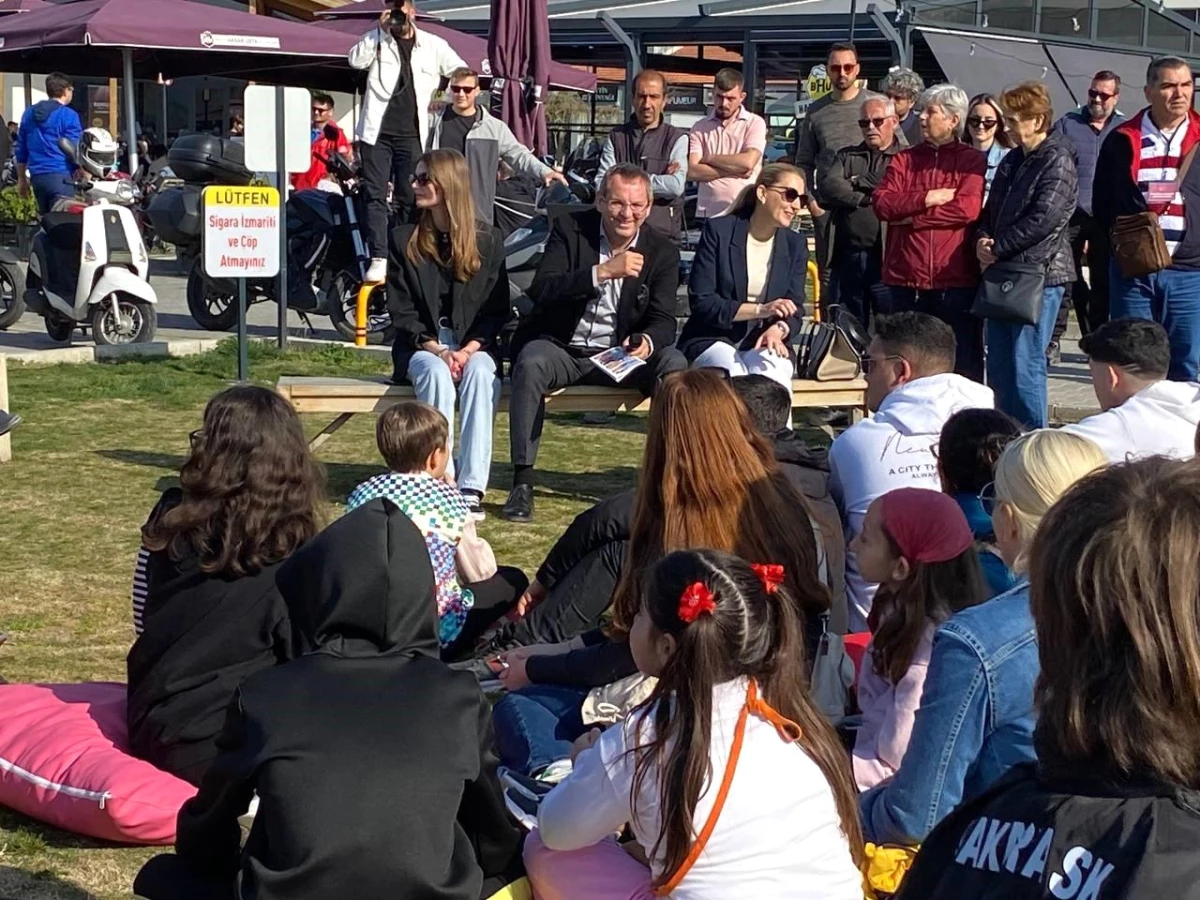 Ayvalık Belediye Başkanı Mesut Ergin Gençlerle Buluştu