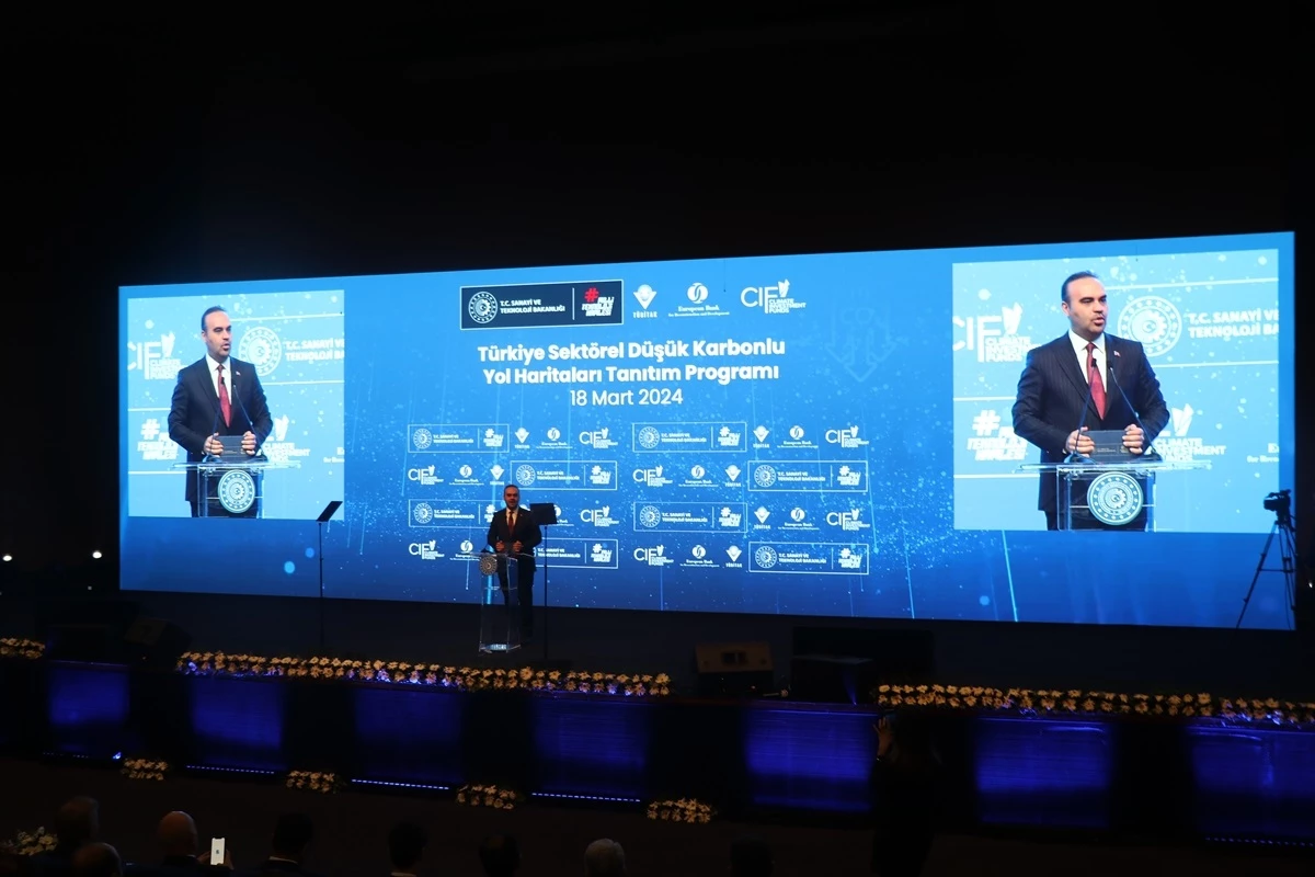 Sanayi ve Teknoloji Bakanı Mehmet Fatih Kacır, yeşil dönüşüm yol haritalarının önemini vurguladı