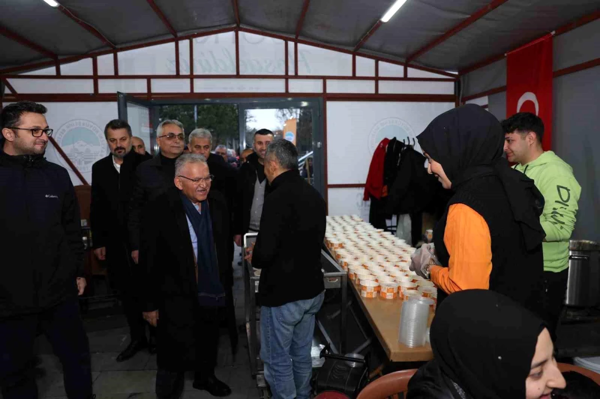 Kayseri Büyükşehir Belediyesi Ramazan Ayı İftar Sofralarını Ziyaret Etti