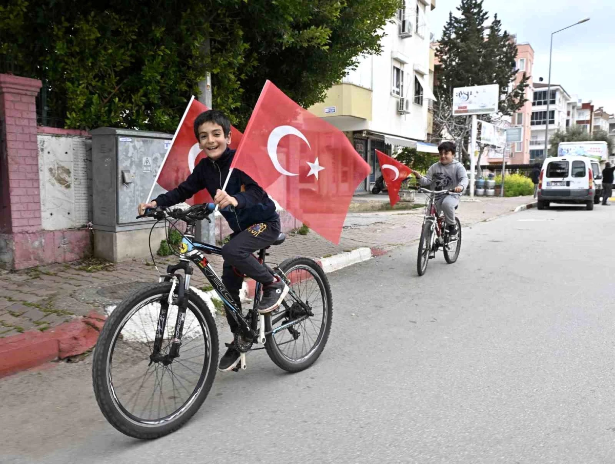 Muratpaşa Belediyesi, 18 Mart Çanakkale Zaferi\'nin 109. yıl dönümünü konvoyla kutladı