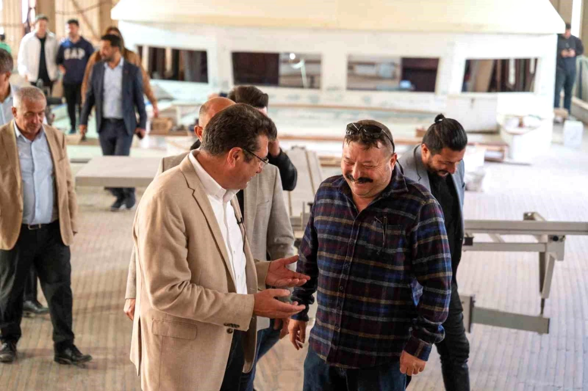 Cumhur İttifakı Bodrum Belediye Başkan Adayı Mehmet Tosun, İçmeler ve Tavşan Burnu\'nda Tekne İmalatçılarıyla Buluştu
