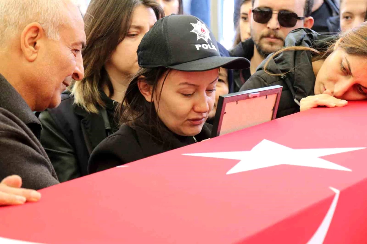 Cumhurbaşkanı Erdoğan, Şırnak\'ta trafik kazası sonucu şehit olan Fırat Der\'in ailesiyle taziyelerini iletti
