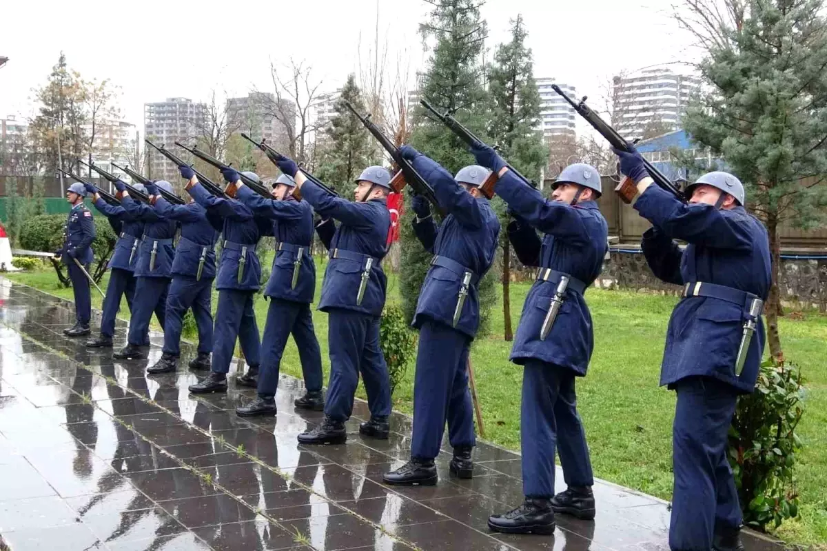 Diyarbakır\'da 18 Mart Şehitleri Anma Günü ve Çanakkale Zaferi Kutlandı