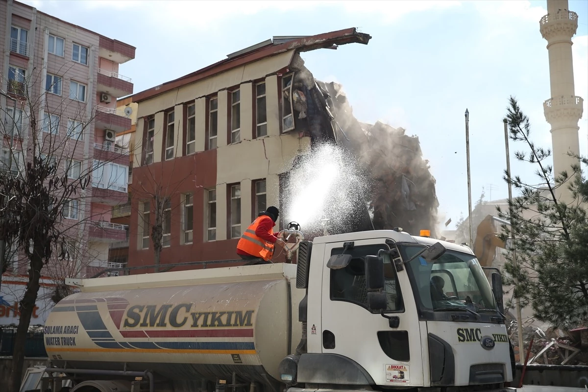 Diyarbakır\'da yıkılan kütüphanenin yerine modern bir kütüphane binası yapılacak