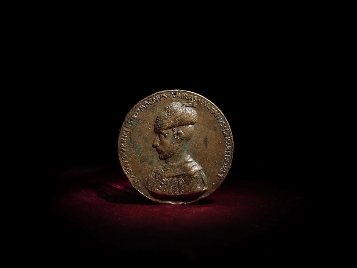 Fatih Sultan Mehmet\'in Şehzadeliği dönemine ait madalyon 2 milyon sterlin fiyata satışa çıkacak