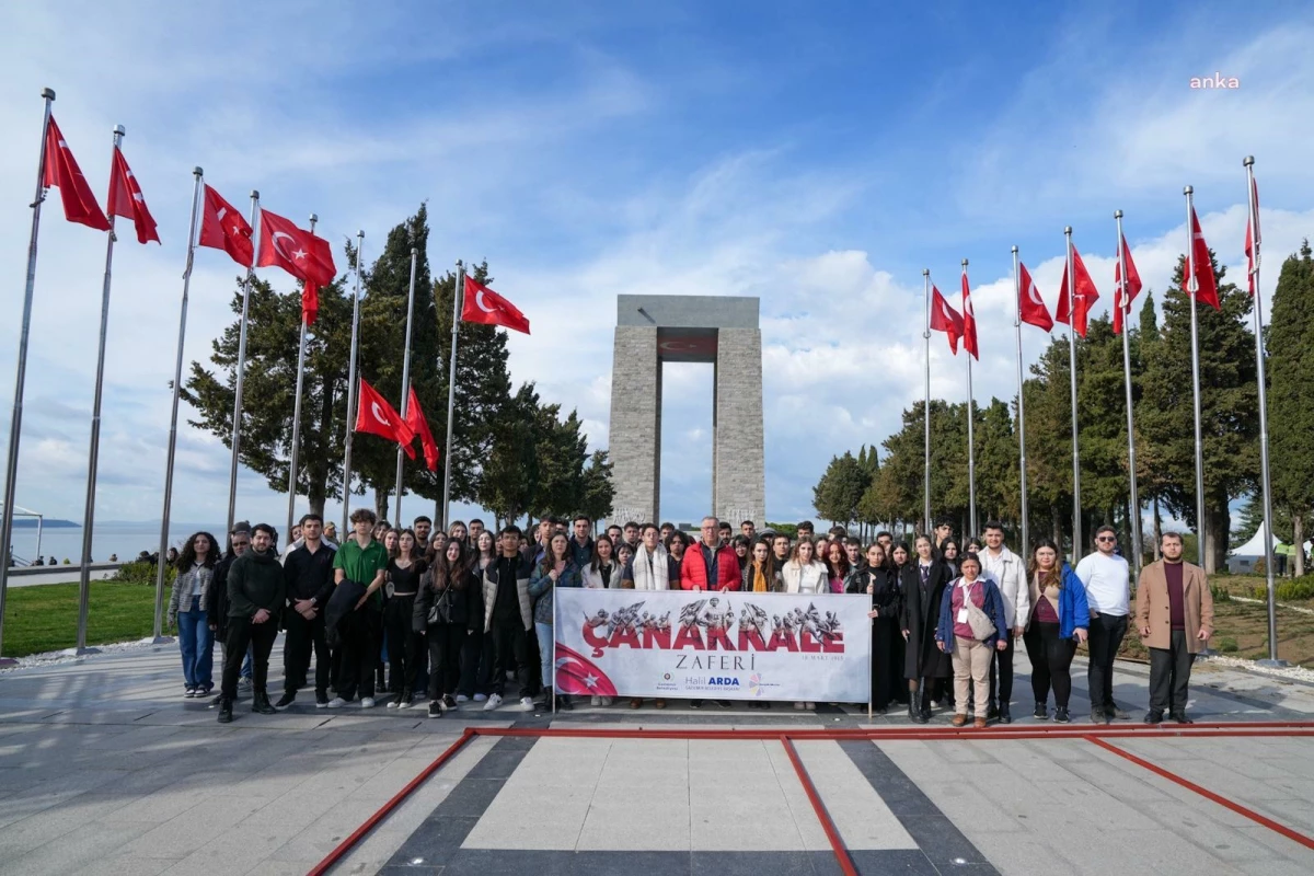 Gaziemir Belediyesi Gençlik Meclisi, Çanakkale Zaferi\'nin 109. yılında gezi düzenledi