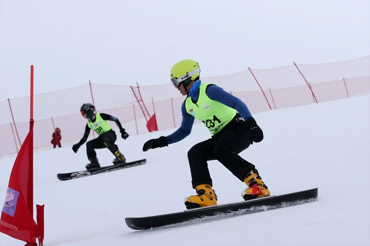 Kayseri\'de düzenlenen Snowboard Türkiye Şampiyonası tamamlandı