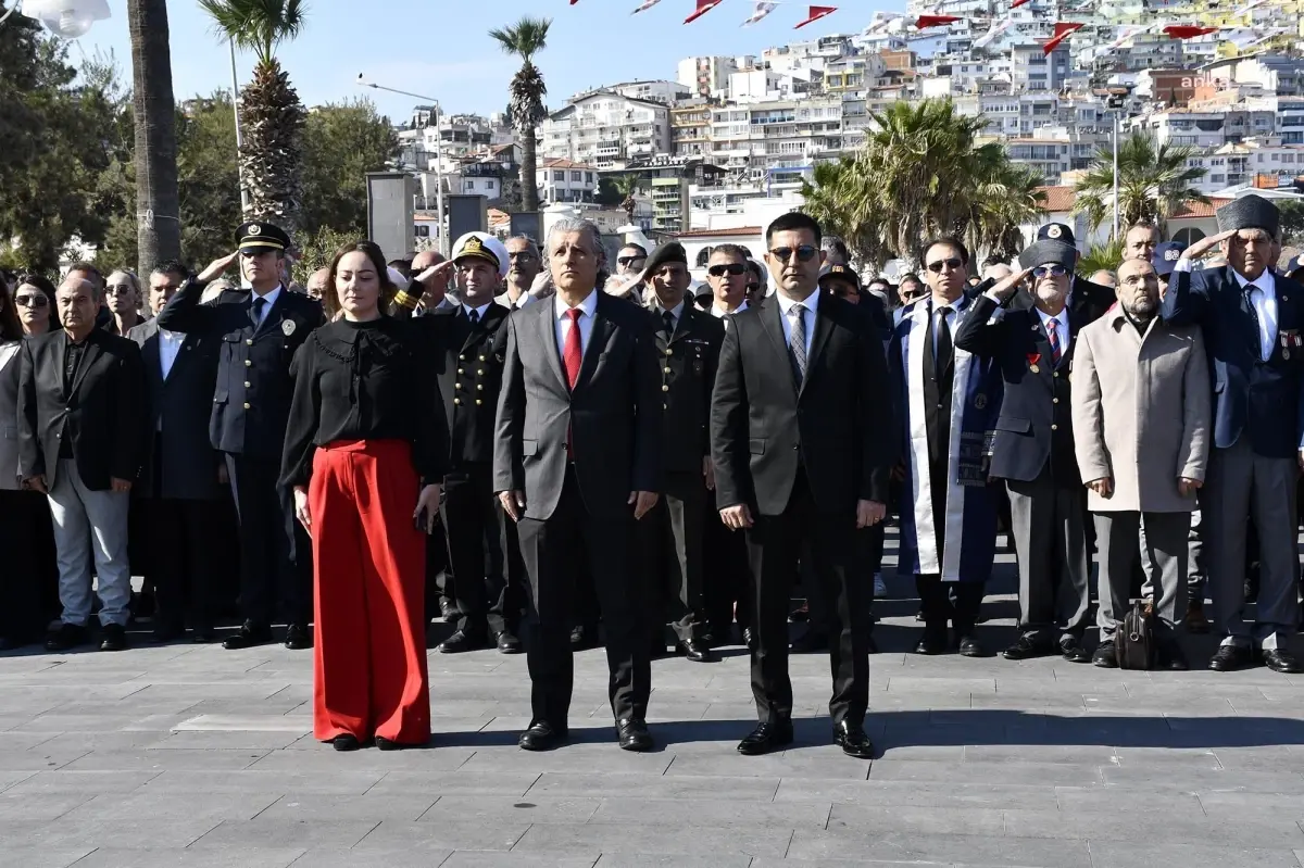 Kuşadası\'nda 18 Mart Şehitleri Anma Günü ve Çanakkale Deniz Zaferi Töreni