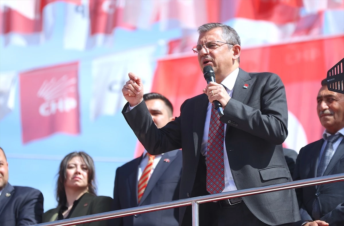 Özgür Özel\'e soğuk duş! "31 Mart\'ta Erdoğan\'a oy var mı?" sorusuna beklemediği bir yanıt aldı