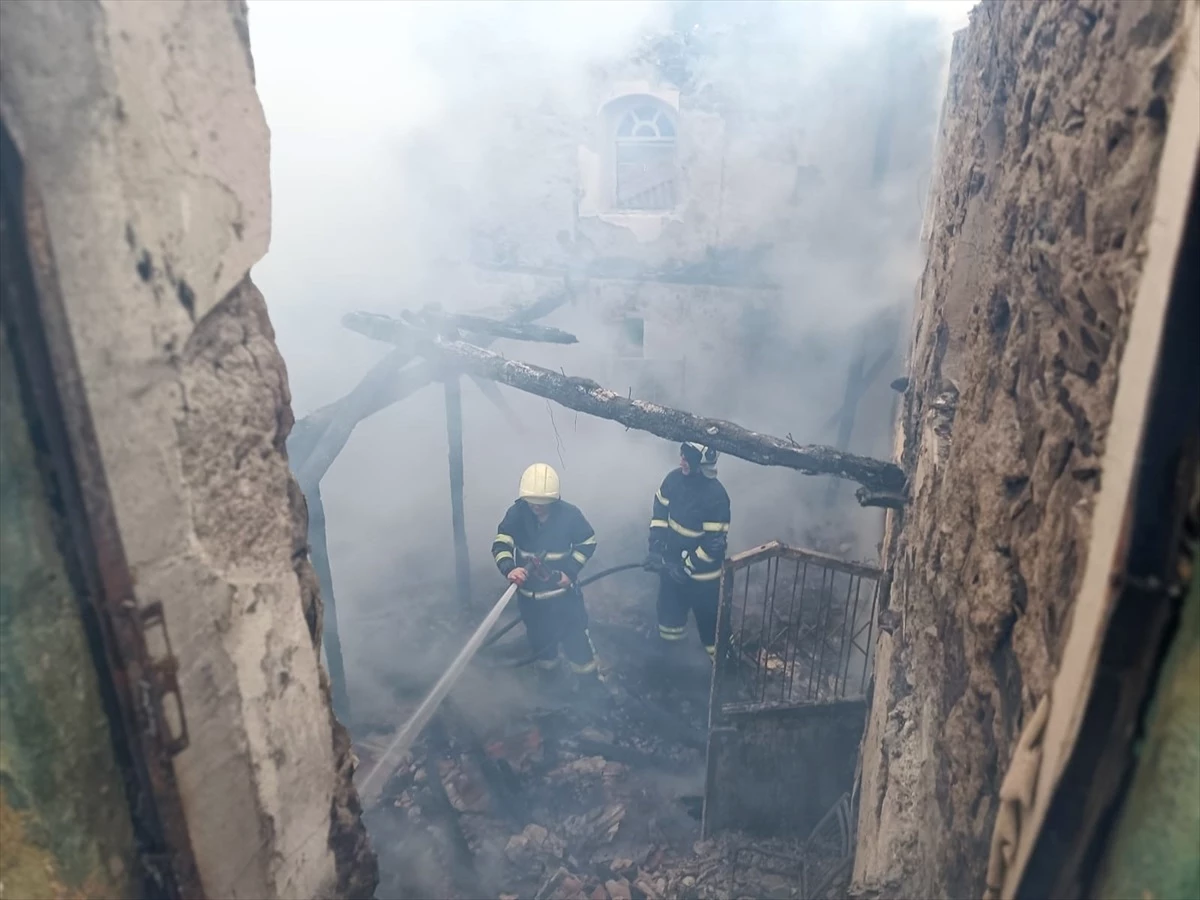 Samsun Bafra\'da Camide Çıkan Yangında Büyük Hasar Oluştu