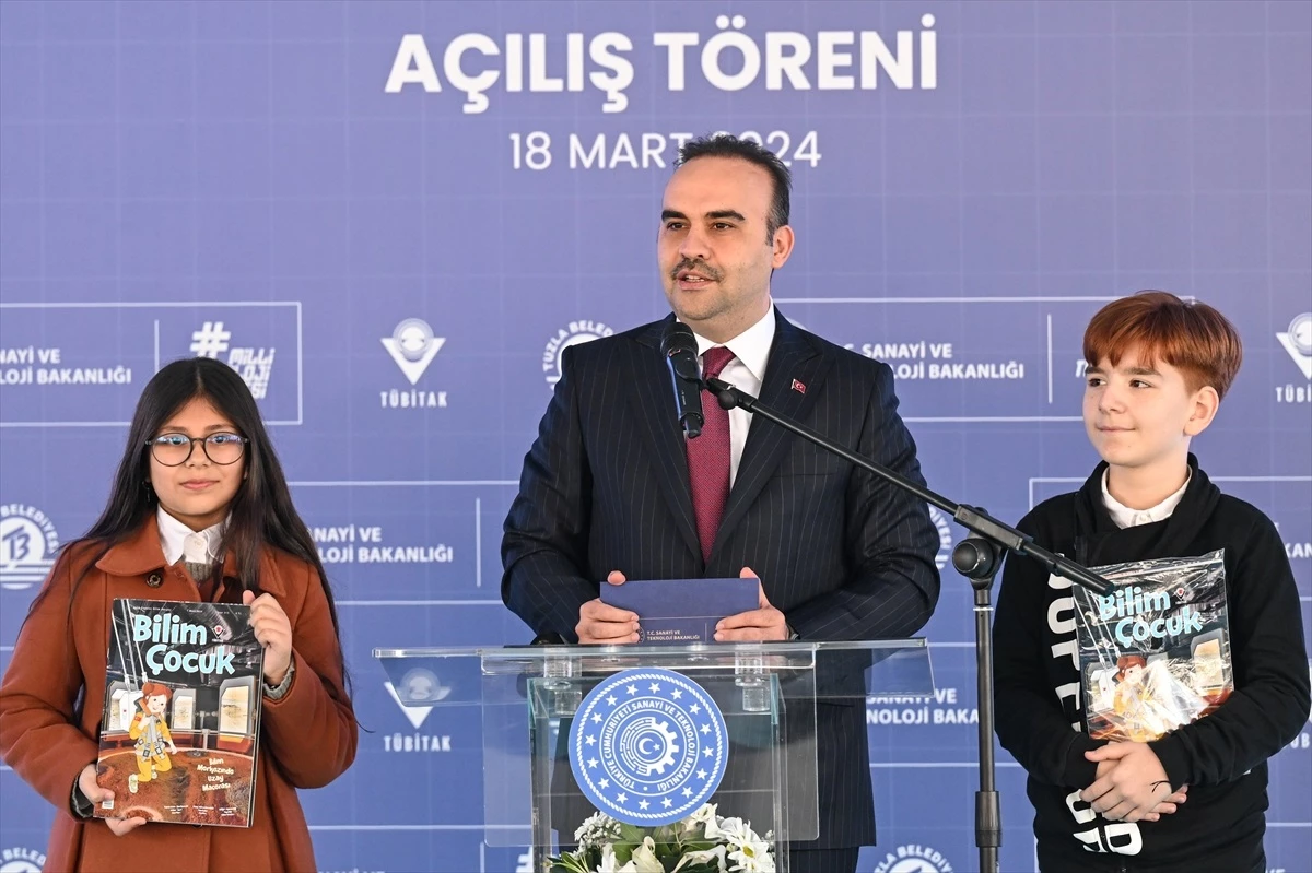 Sanayi ve Teknoloji Bakanı Mehmet Fatih Kacır, Tuzla\'da yeni bir bilim merkezinin açılışını gerçekleştirdi