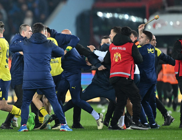 Trabzonspor Başkanı Ertuğrul Doğan, Fenerbahçe maçındaki olaylara ilişkin açıklama yaptı