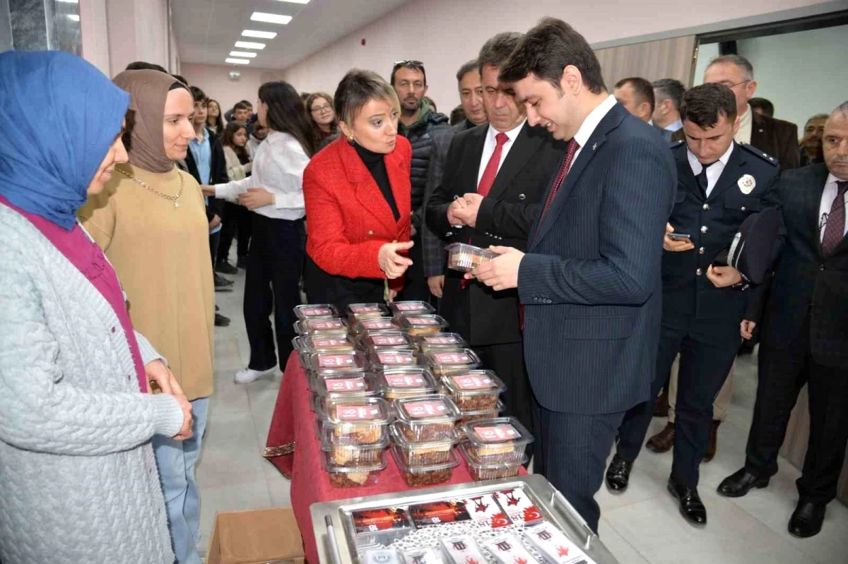 Sinop\'ta 18 Mart Şehitleri Anma Günü ve Çanakkale Zaferi Programı Düzenlendi