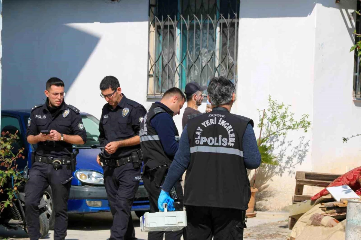 Antalya\'da müstakil evde yalnız yaşayan 59 yaşındaki adamın oğlu tarafından yatağında cansız bedeni bulundu