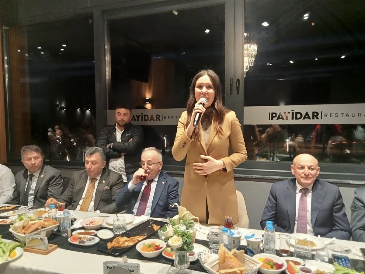 AK Parti Genel Başkan Yardımcısı Çiğdem Karaaslan, Terme\'de partililerle iftar programında buluştu