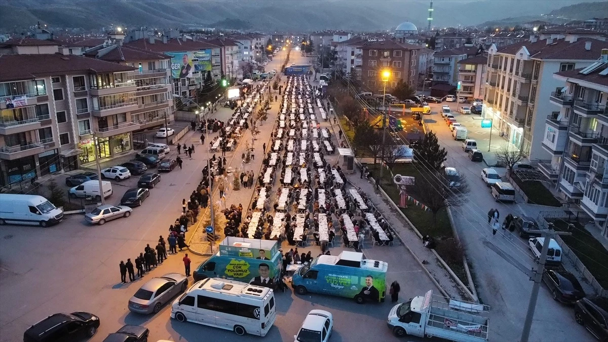 AK Parti Kadın Kolları Başkanı Keşir, partisinin Afyonkarahisar İl Başkanlığında konuştu Açıklaması