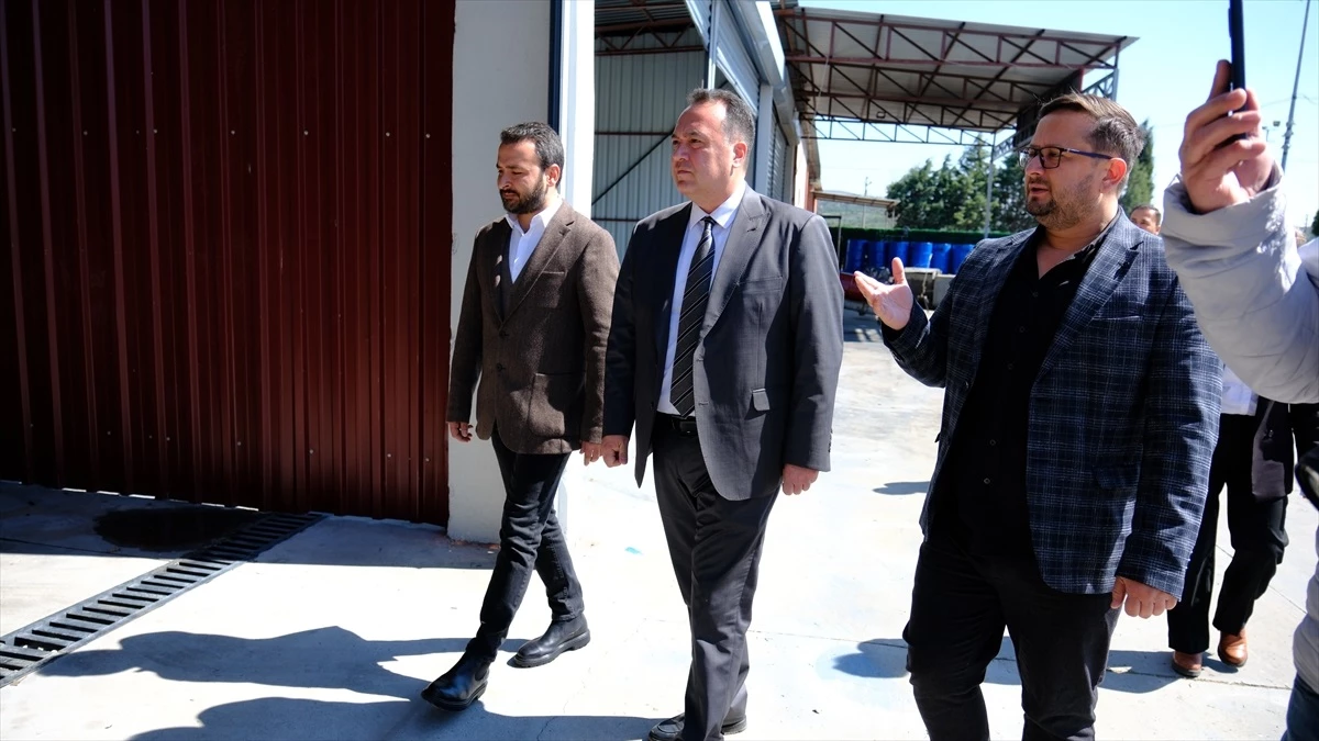 Akhisar Belediyesi 1. Sınıf Atık Getirme Merkezi Açtı