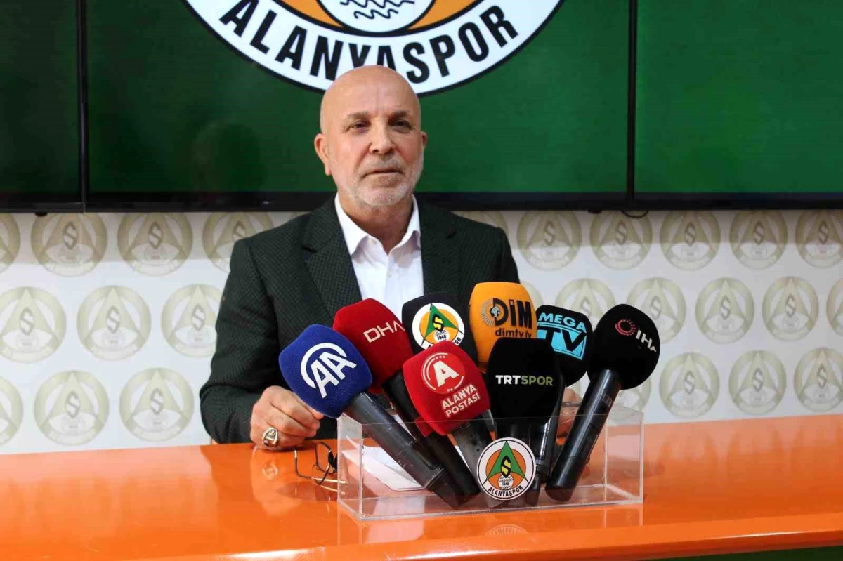 Corendon Alanyaspor Başkanı Hasan Çavuşoğlu, Antalya Büyükşehir Belediye Başkanı Muhittin Böcek\'e cevap verdi