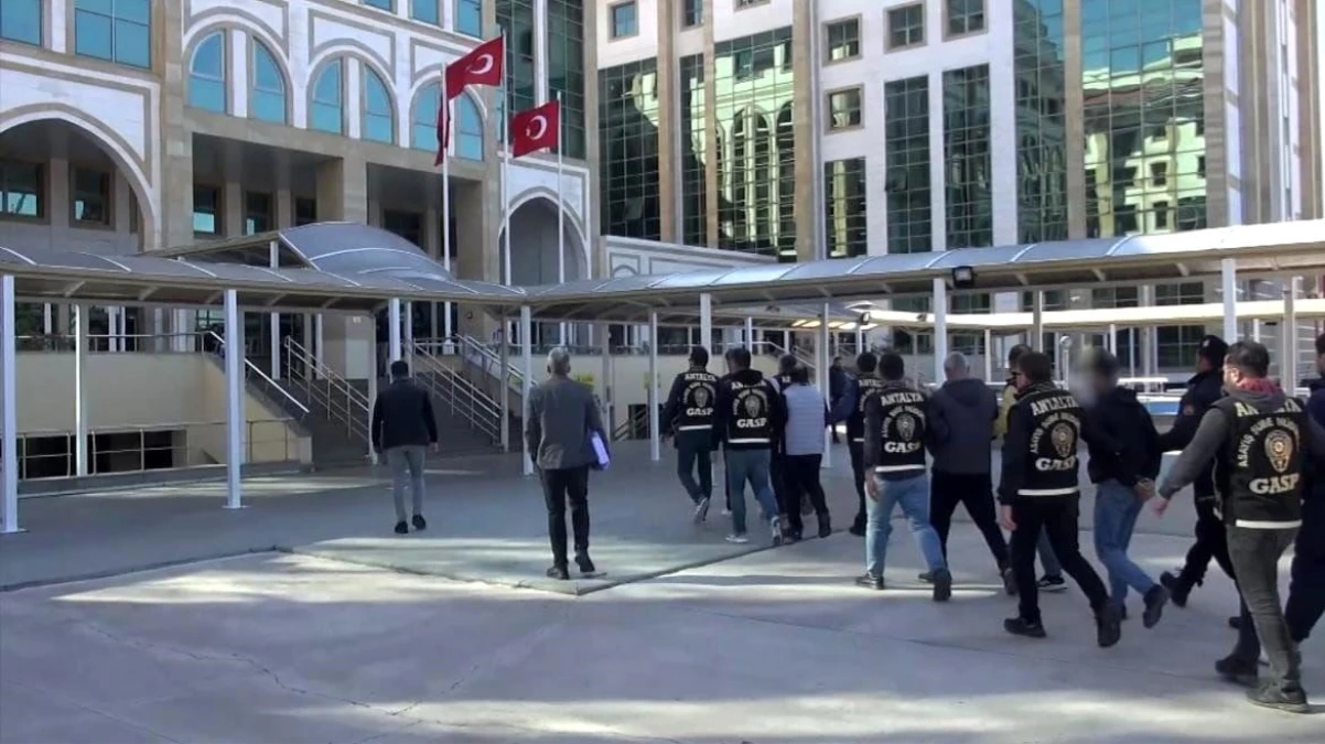 Antalya\'da 218 şüpheli tutuklandı