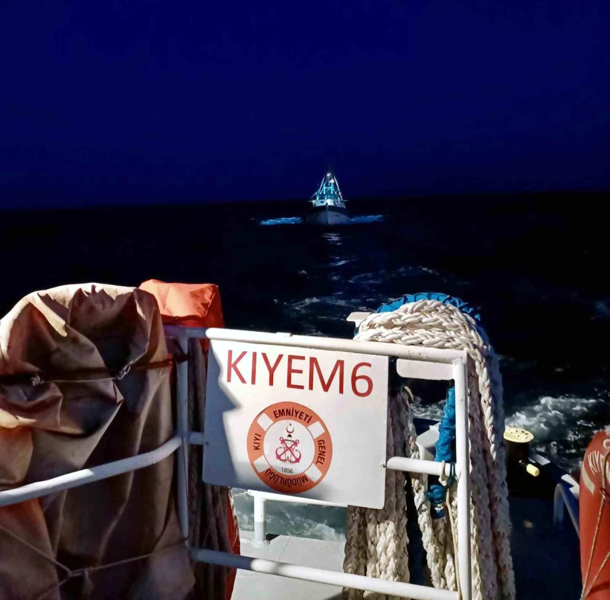 Muğla\'da Arızalanan Tekne Kıyı Emniyet Ekipleri Tarafından Kurtarıldı
