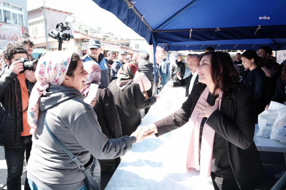 Aydın Büyükşehir Belediye Başkanı Özlem Çerçioğlu, Bozdoğan\'da yerli fideleri vatandaşlara dağıttı