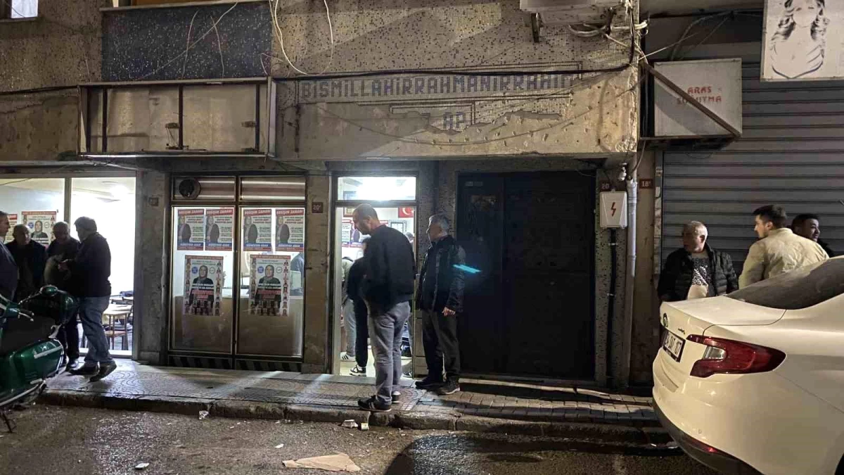Bağcılar Yavuz Selim Mahallesi\'nde Muhtar Adayı Silahlı Saldırıya Uğradı