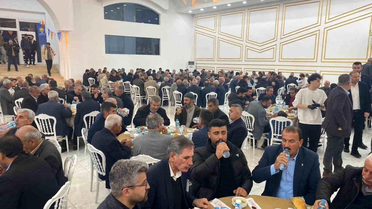 Bakan Işıkhan, Adıyaman\'da AK Parti teşkilatıyla iftar yemeğinde bir araya geldi