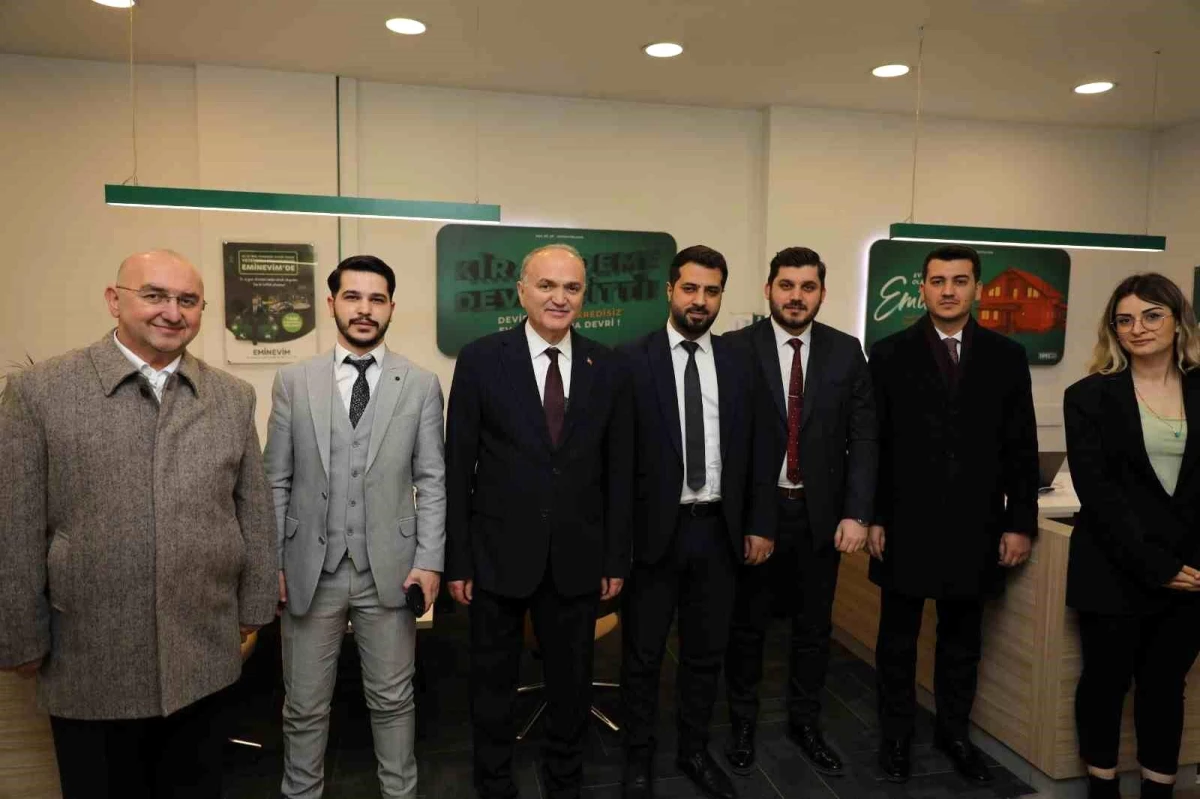Düzce Belediye Başkanı Dr. Faruk Özlü, şehir merkezinde akıllı otopark projelerini açıkladı
