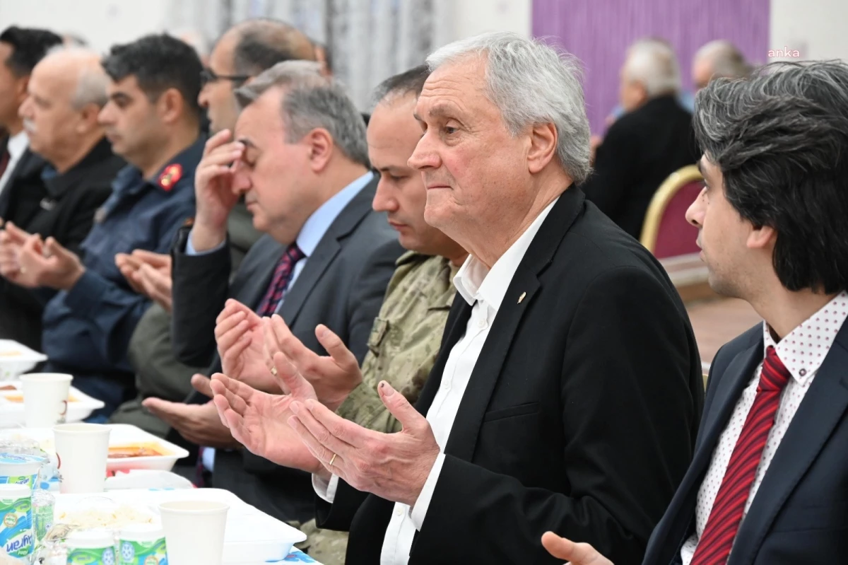 Bozüyük Belediye Başkanı Mehmet Talat Bakkalcıoğlu, Şehit Aileleri ve Gazilerle İftar Yemeğinde Buluştu