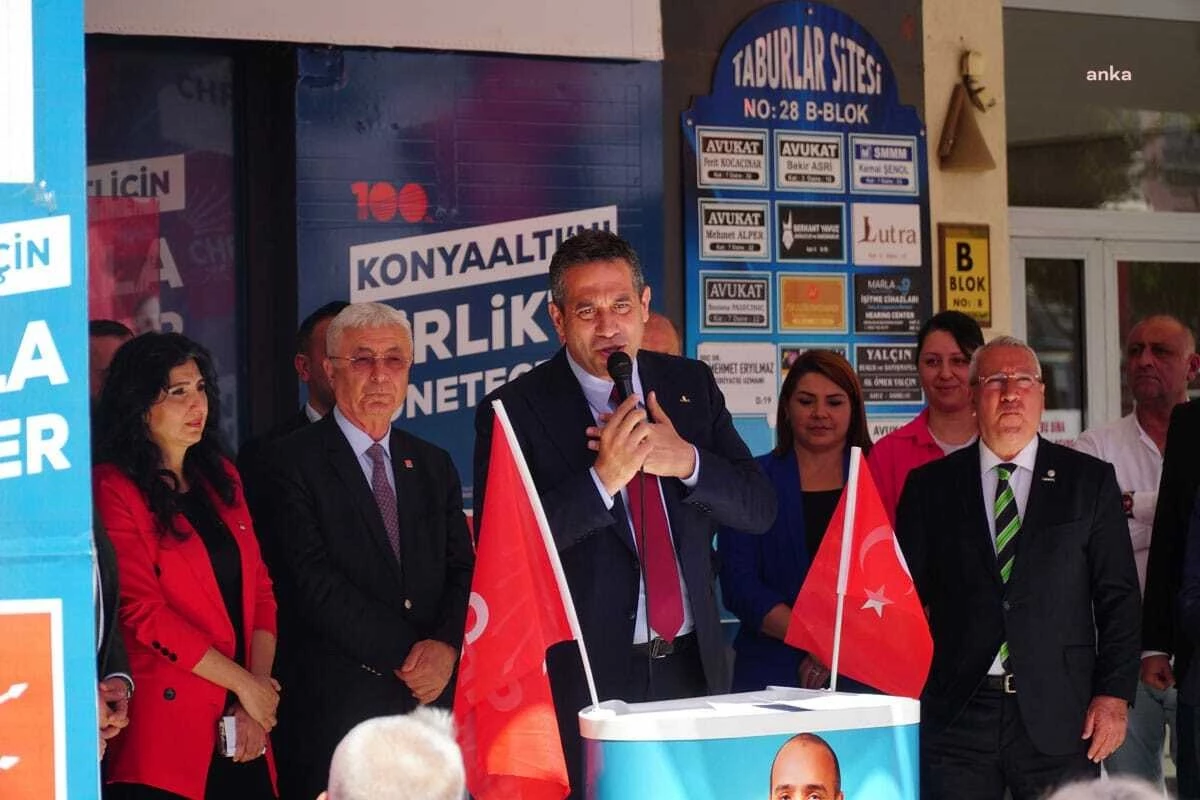 CHP Grup Başkanvekili Ali Mahir Başarır, Antalya Konyaaltı\'nda seçim çalışmalarına devam ediyor