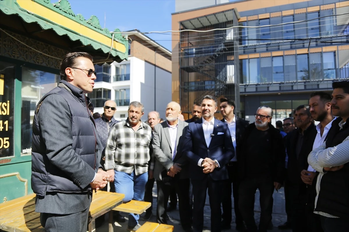 AK Parti Eskişehir Büyükşehir Belediye Başkan Adayı Nebi Hatipoğlu, Ertuğrulgazi Mahallesi\'ni ziyaret etti